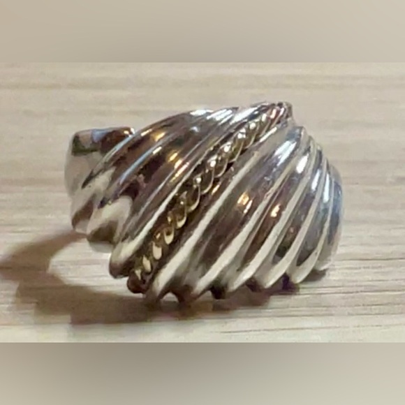 Vintage Designer Hallmarked Sterling Silver & 14K Gold Rope Accented Dome Ring - Picture 3 of 11